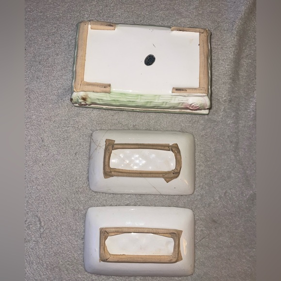 Antique Fairyland Import Victorian Style Ceramic Rose Trinket Box & Soap Dishes - Picture 6 of 7